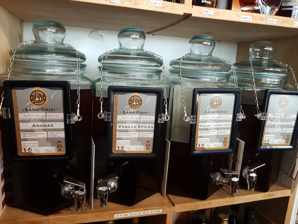 Rhums "arrangés" au détail Rhums "arrangés" au détail